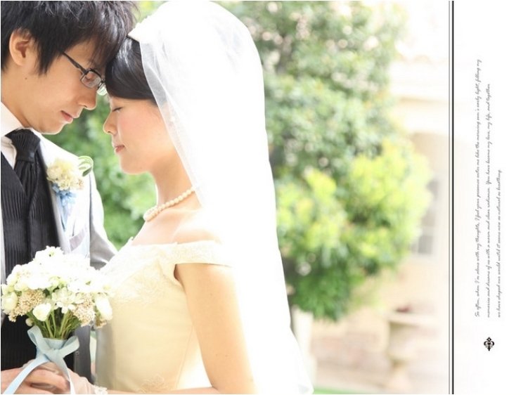 3頁目：結婚式アルバム