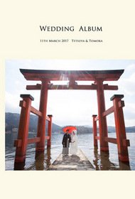 箱根神社にて挙式をされたお二人、挙式の緊張がほぐれたのでしょうかユニークな表情の写真は愛嬌たっぷりの一枚になっています